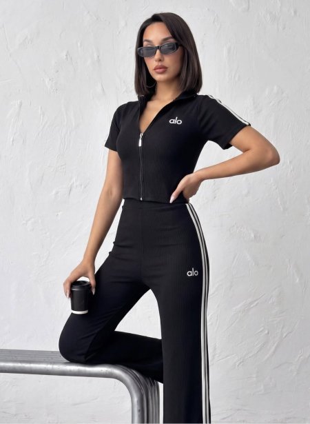 أسود